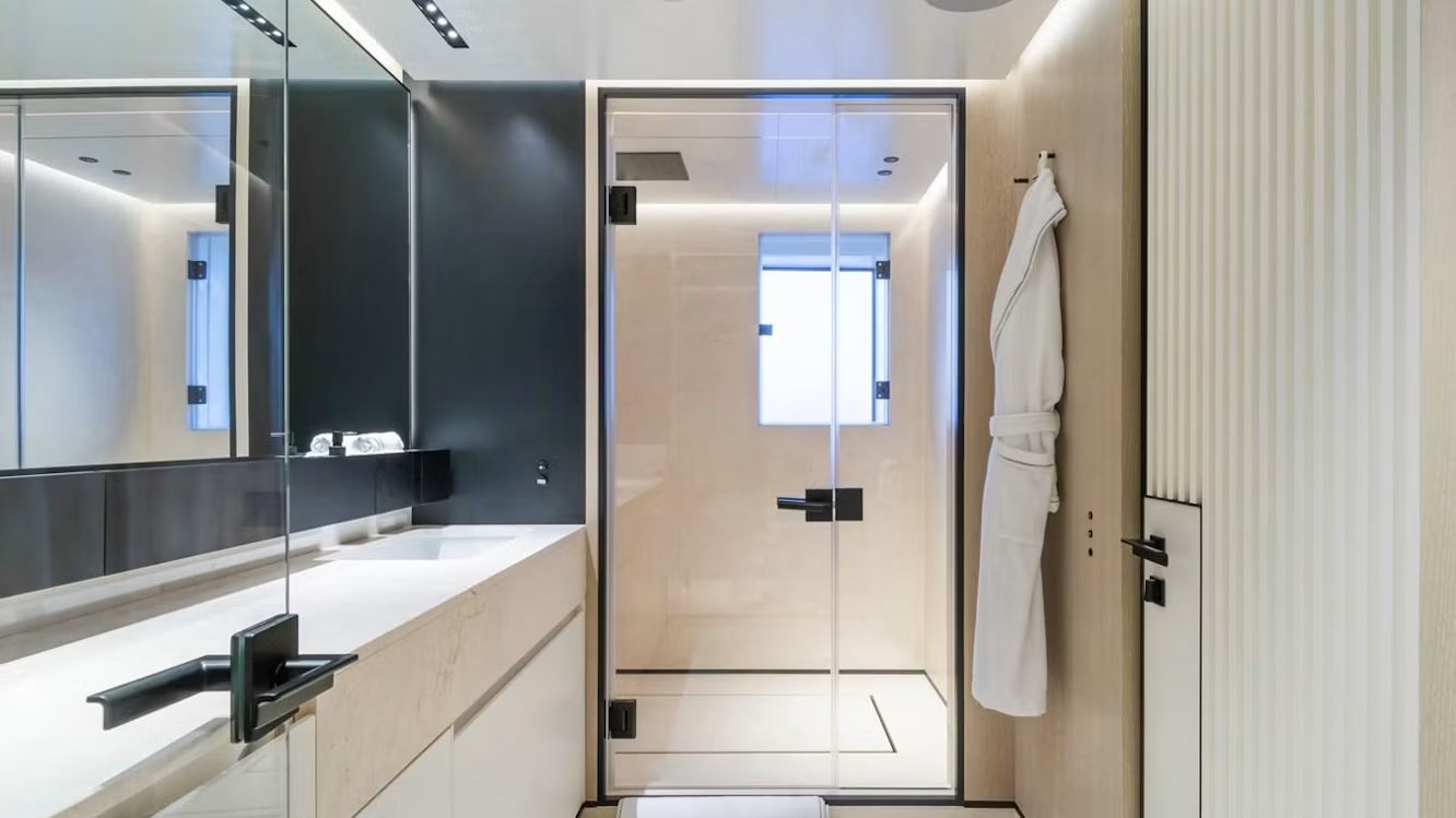 RIO yacht detail photo