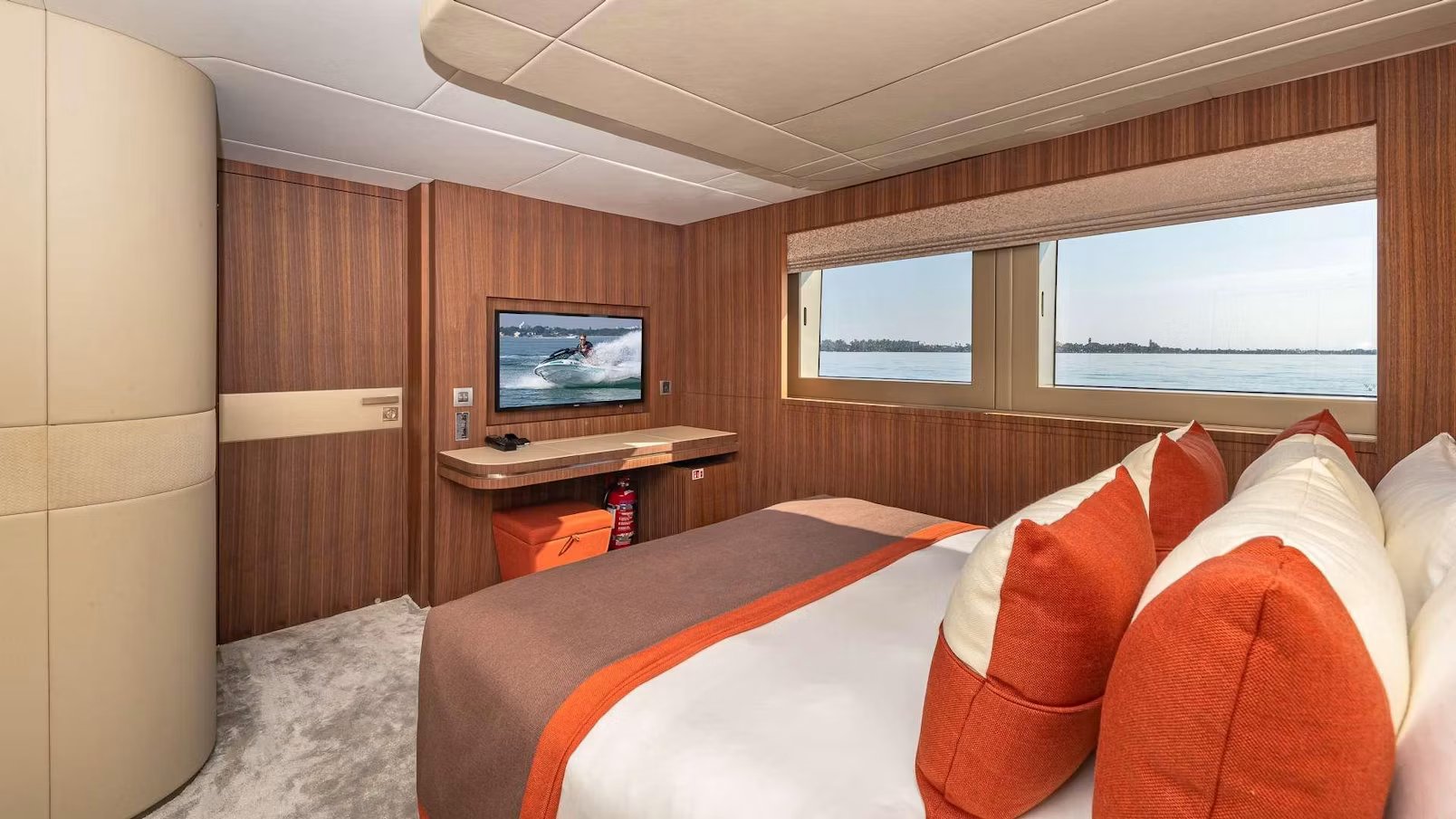 RISING DAWN yacht detail photo