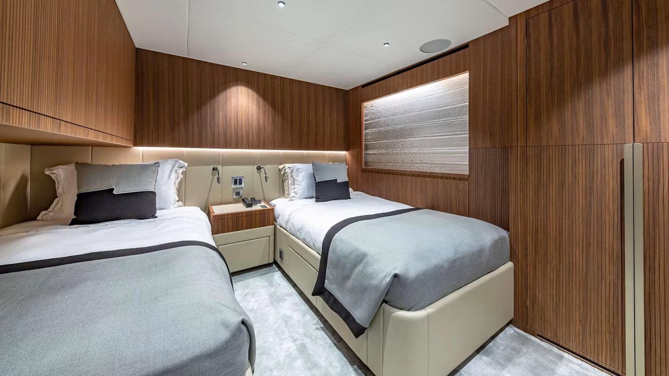 RISING DAWN yacht detail photo