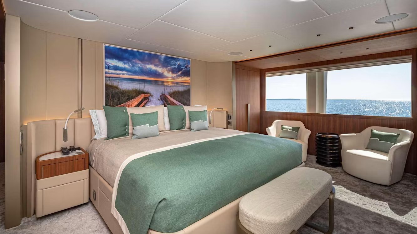 RISING DAWN yacht detail photo