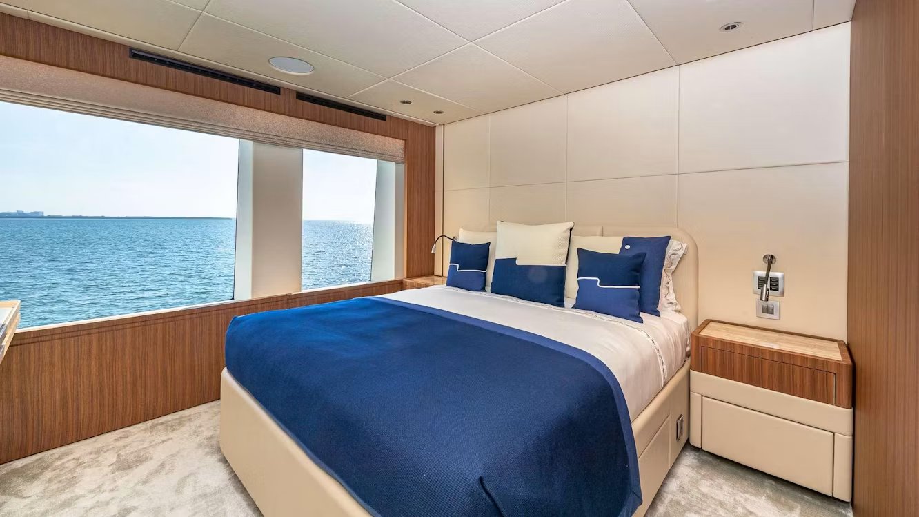 RISING DAWN yacht detail photo
