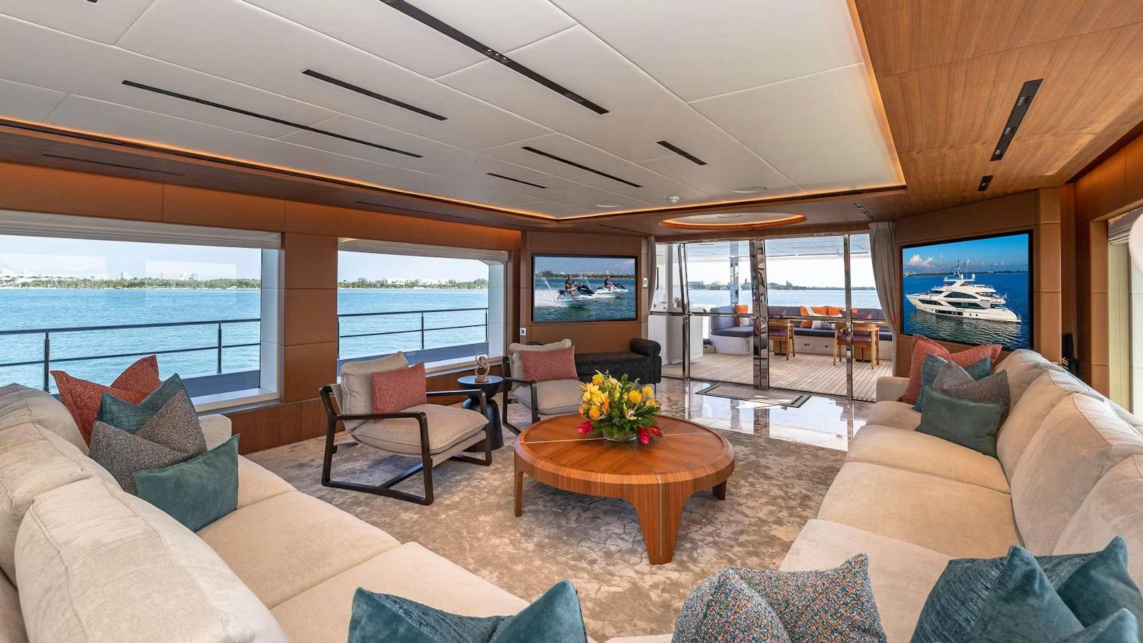 RISING DAWN yacht detail photo