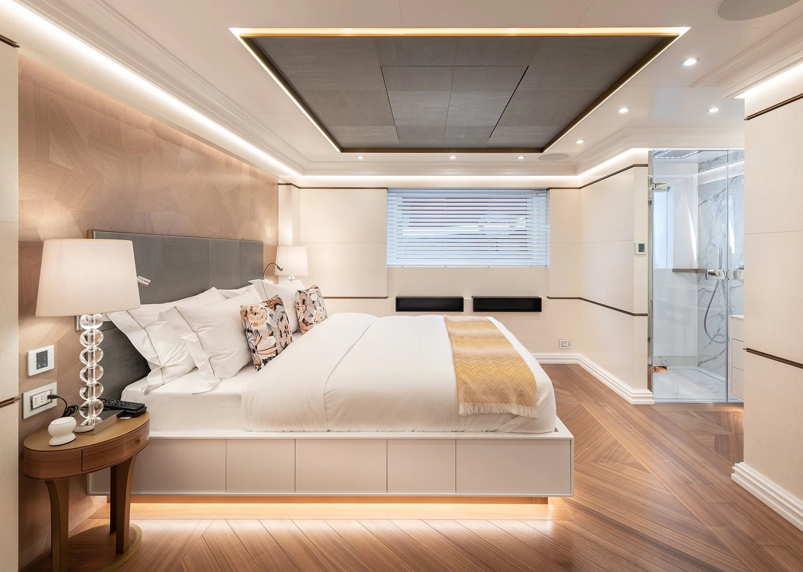 M55 yacht detail photo