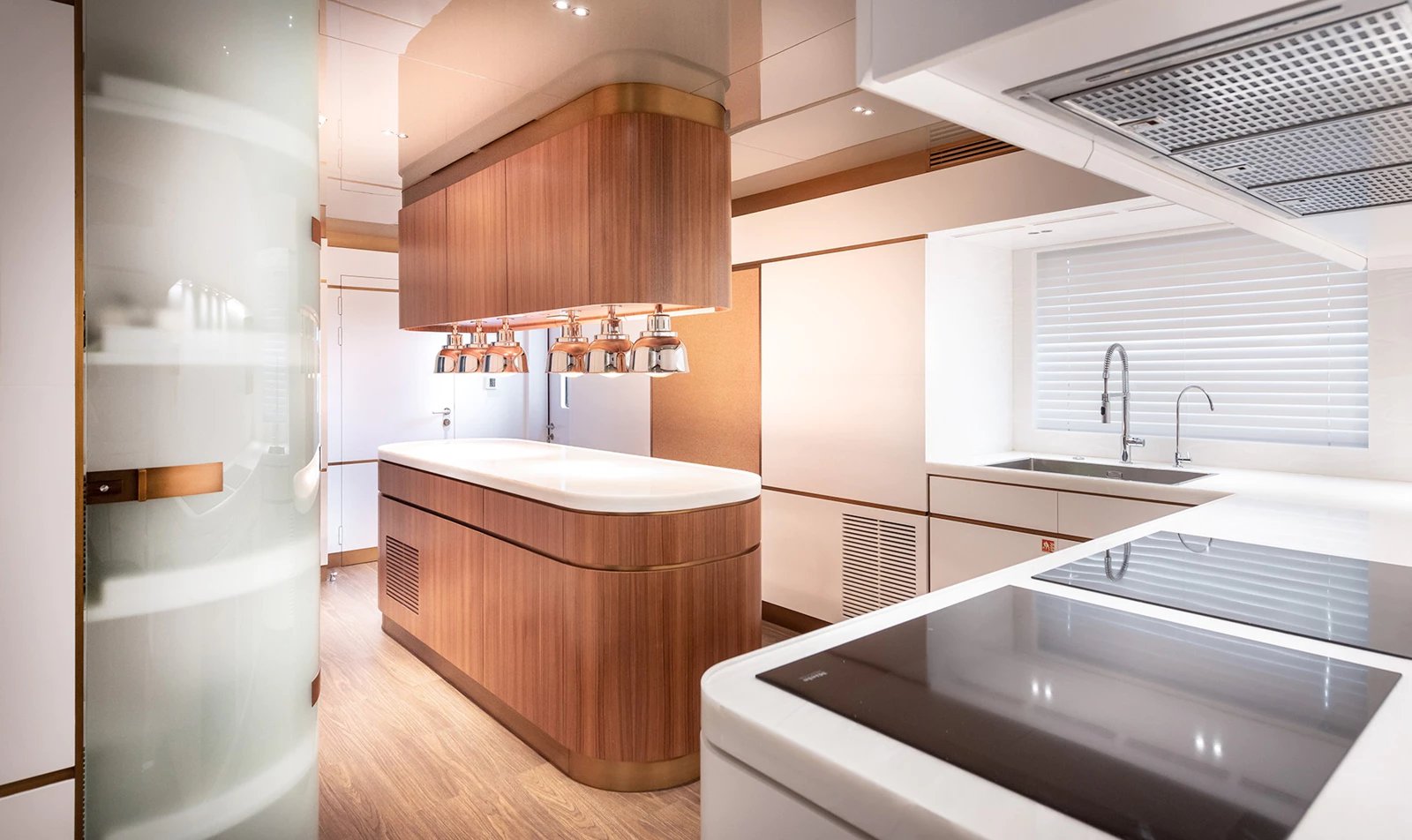 M55 yacht detail photo