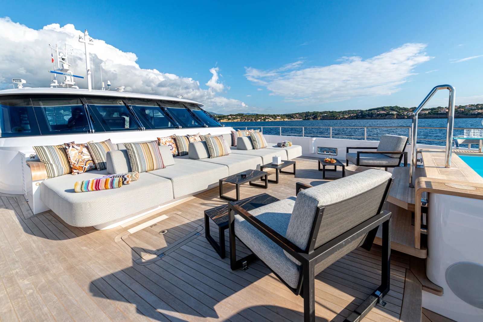M55 yacht detail photo