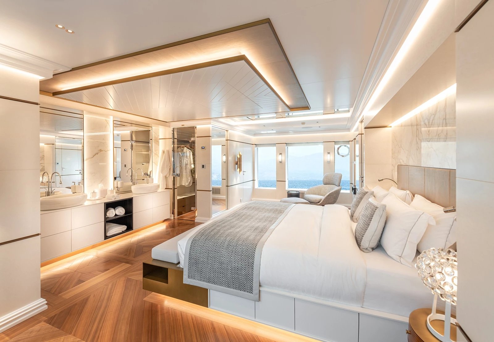 M55 yacht detail photo