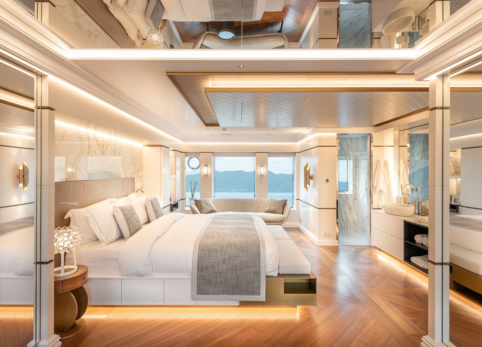 M55 yacht detail photo