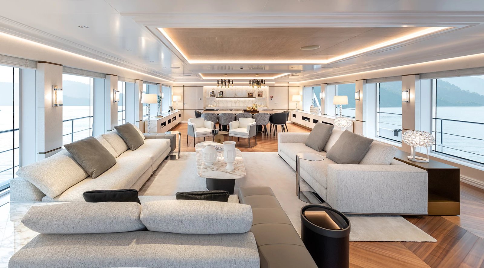 M55 yacht detail photo
