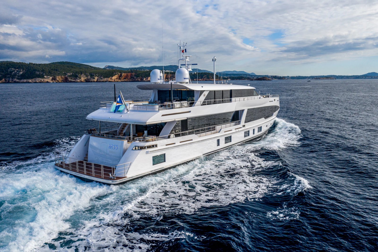 M55 sundeck lounge