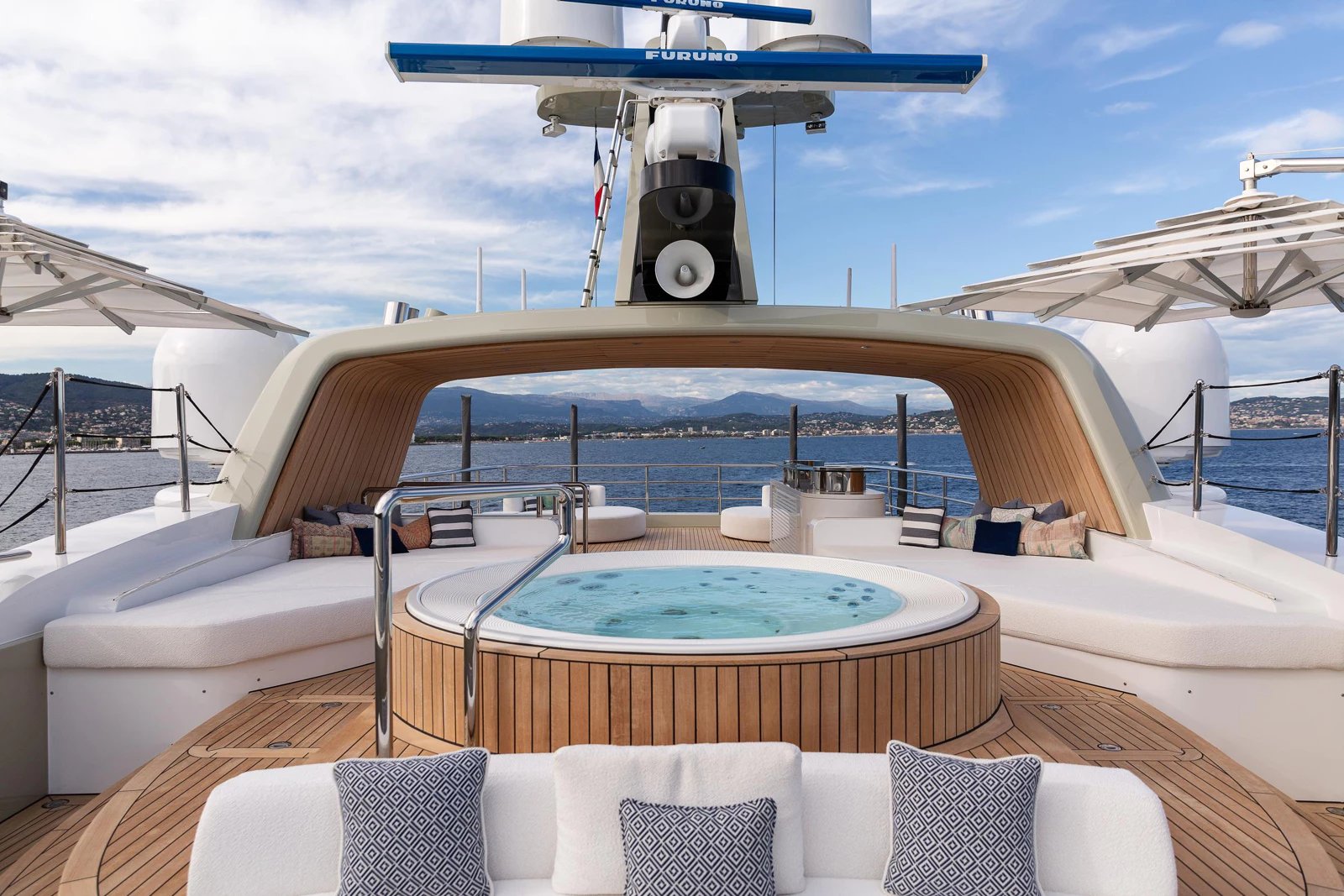 LADY A yacht detail photo