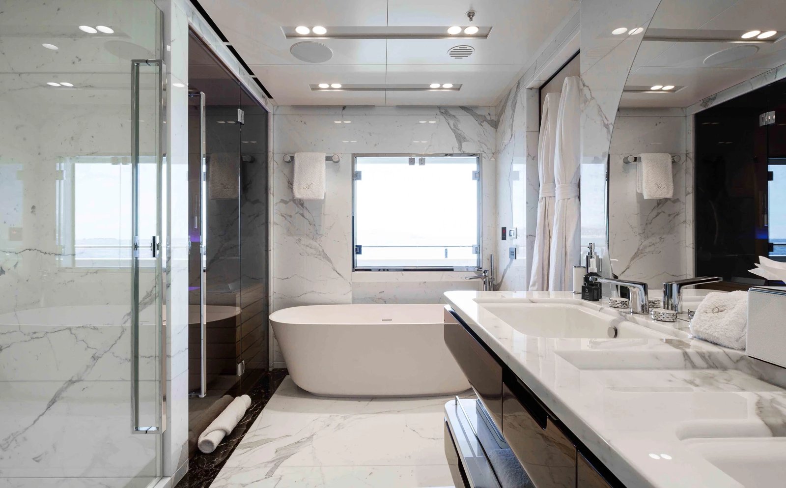 LADY A yacht detail photo