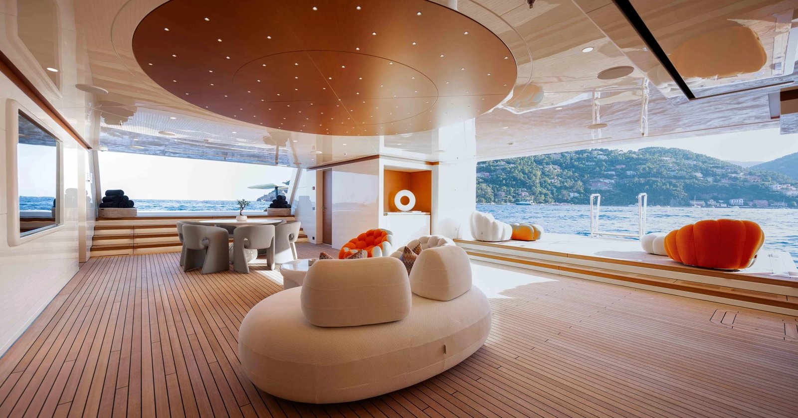 LADY A yacht detail photo