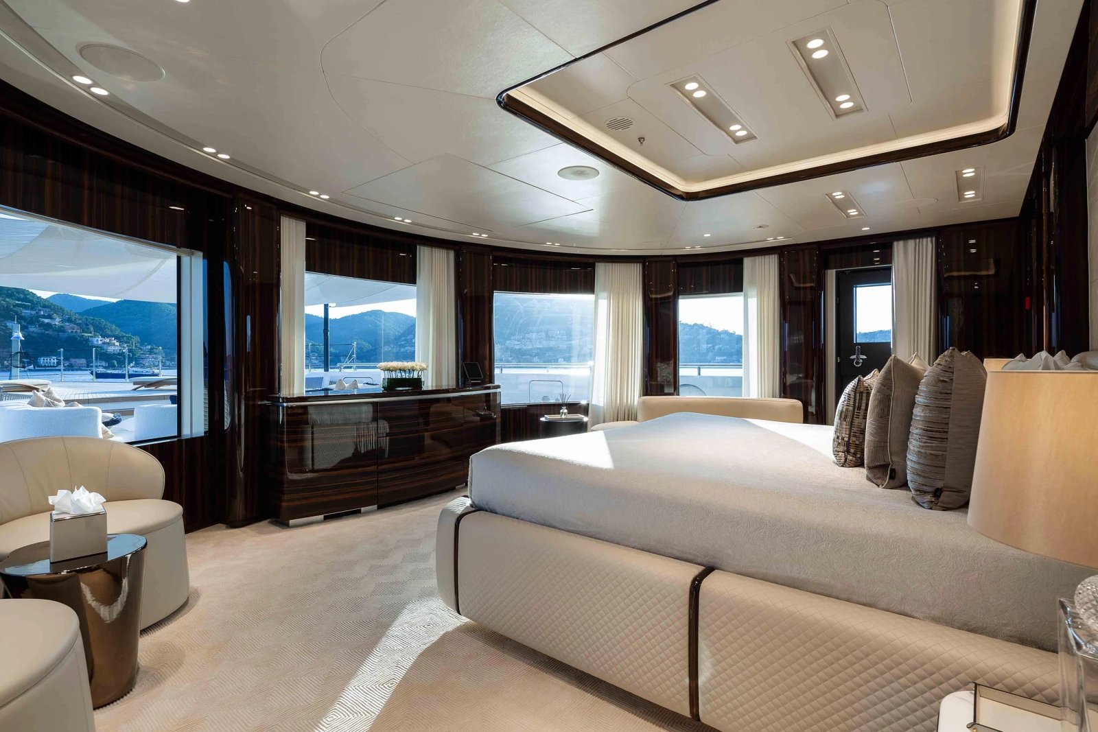 LADY A yacht detail photo