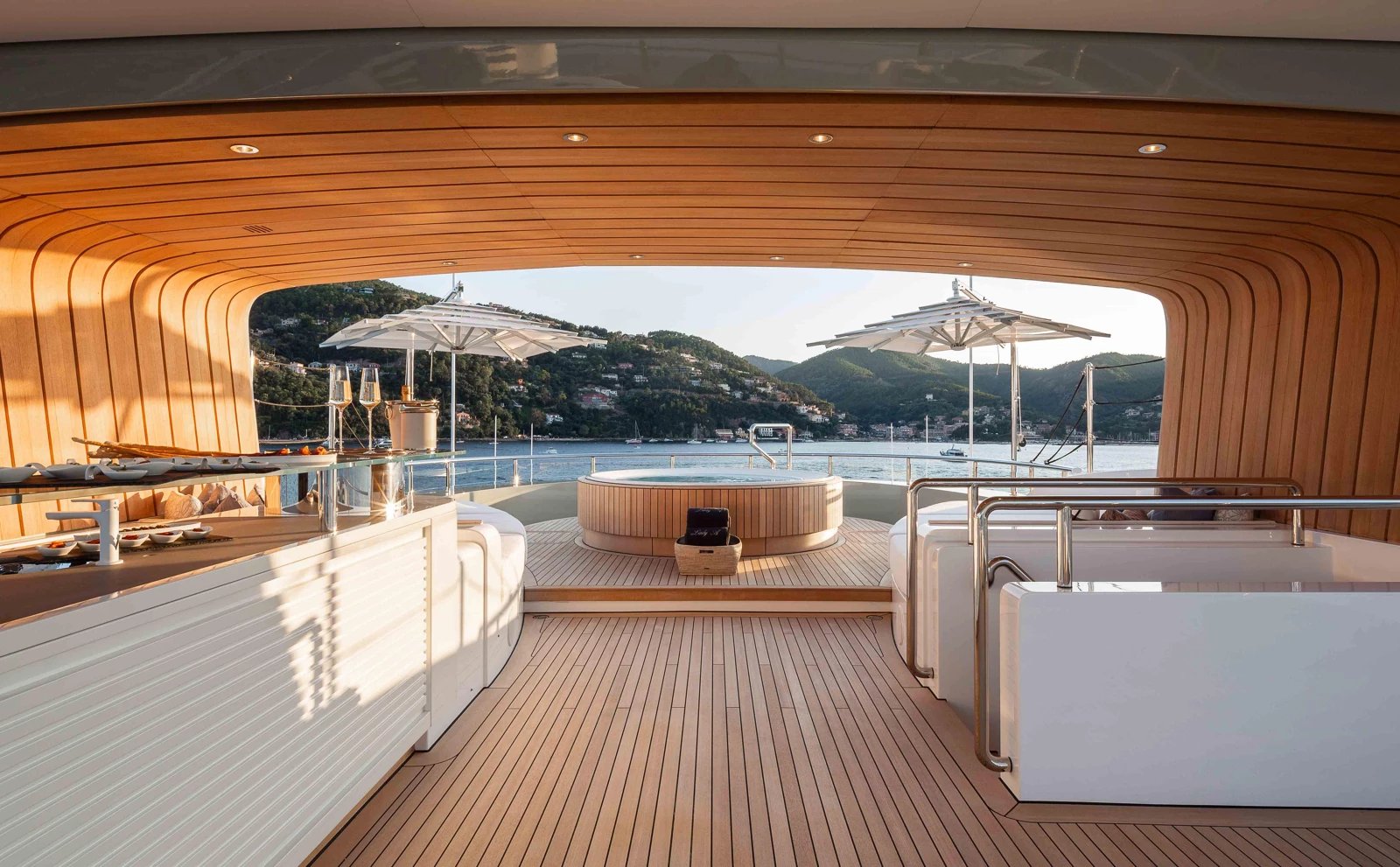 LADY A yacht detail photo