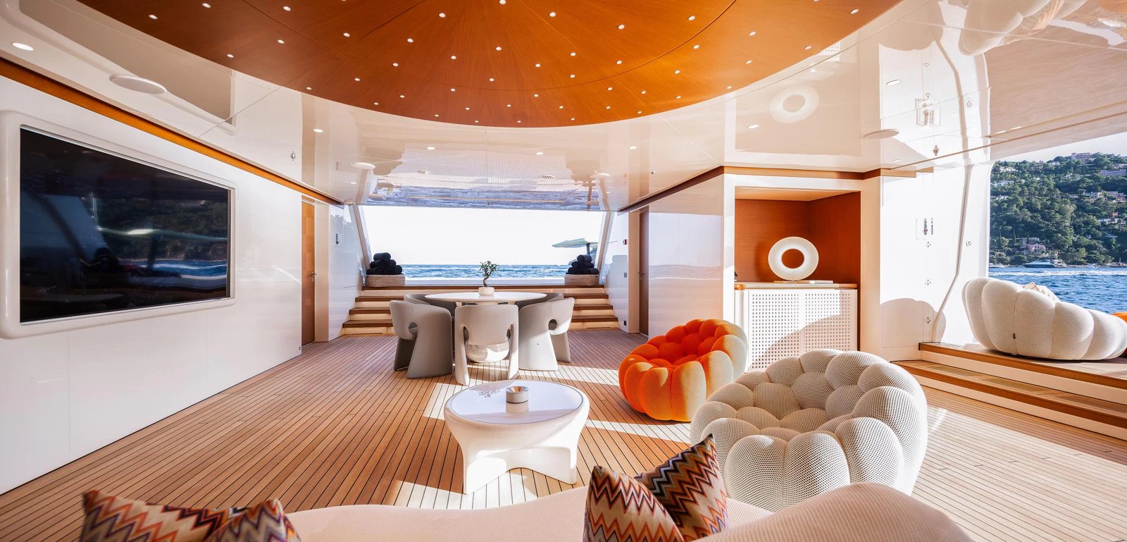 LADY A yacht detail photo