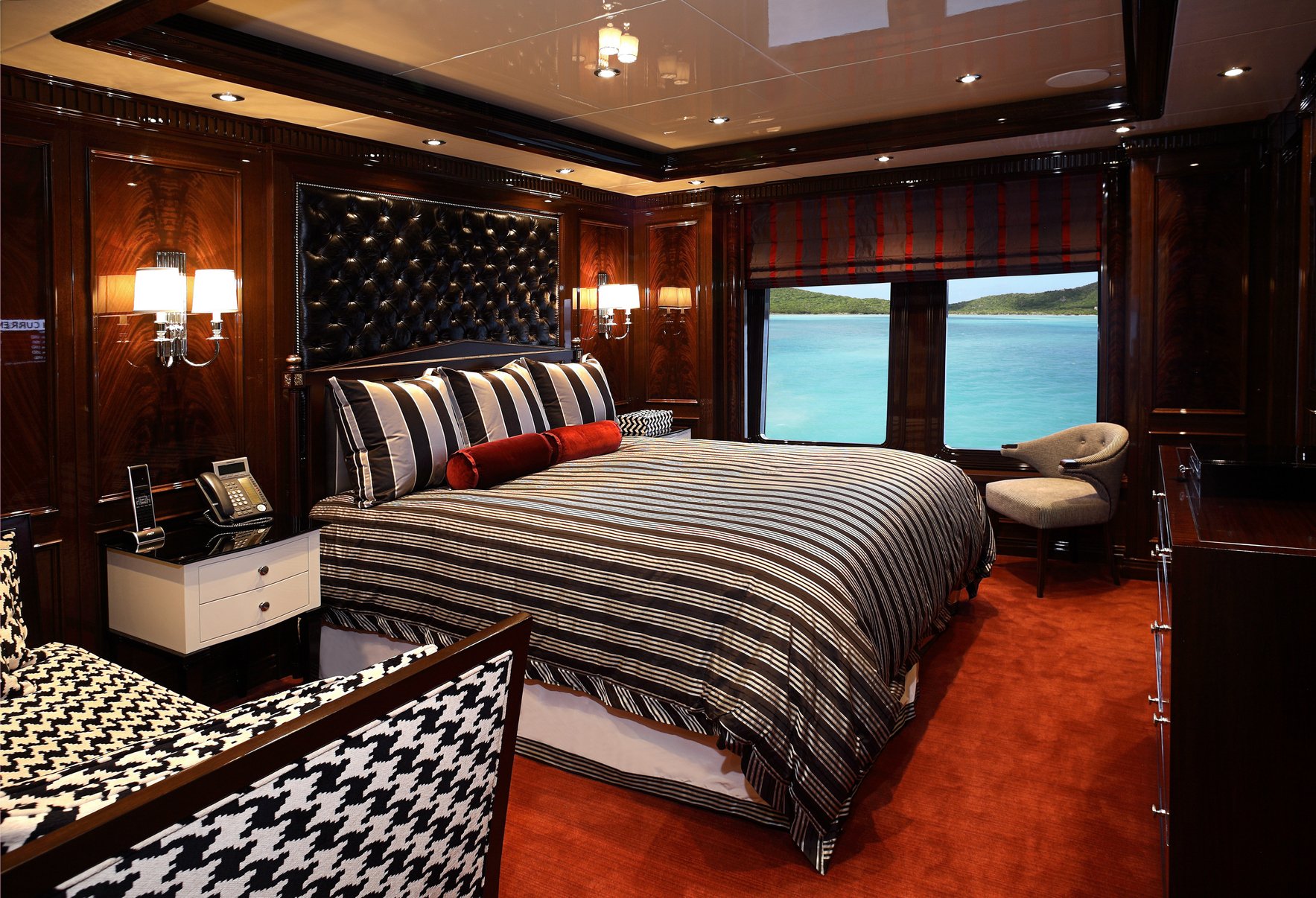 INVICTUS yacht detail photo