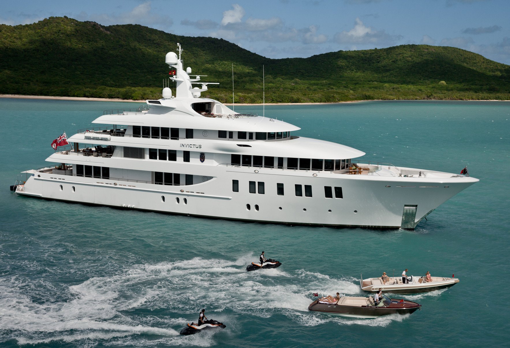 INVICTUS yacht exterior profile