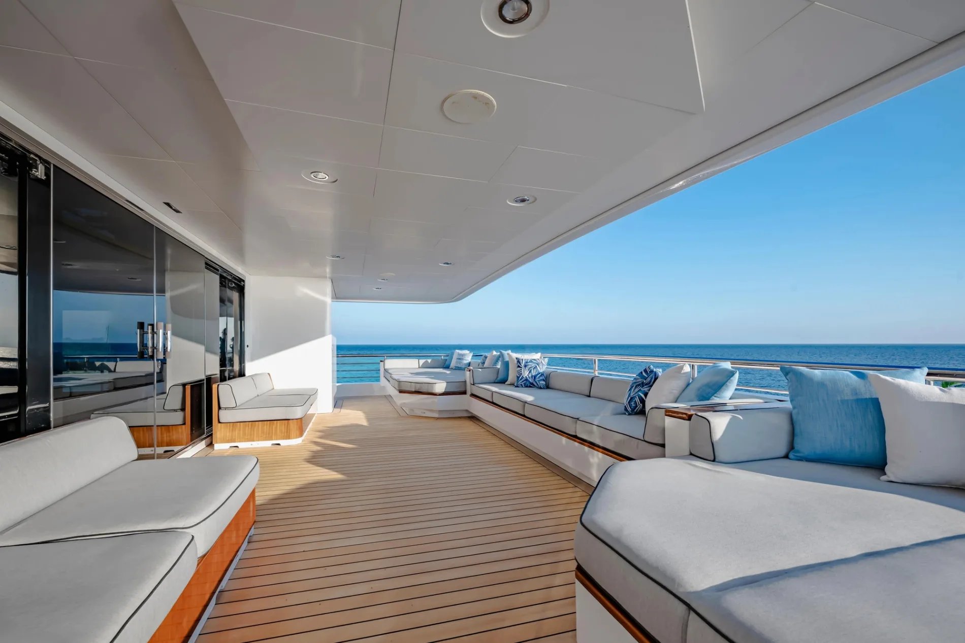 PLANET NINE yacht detail photo
