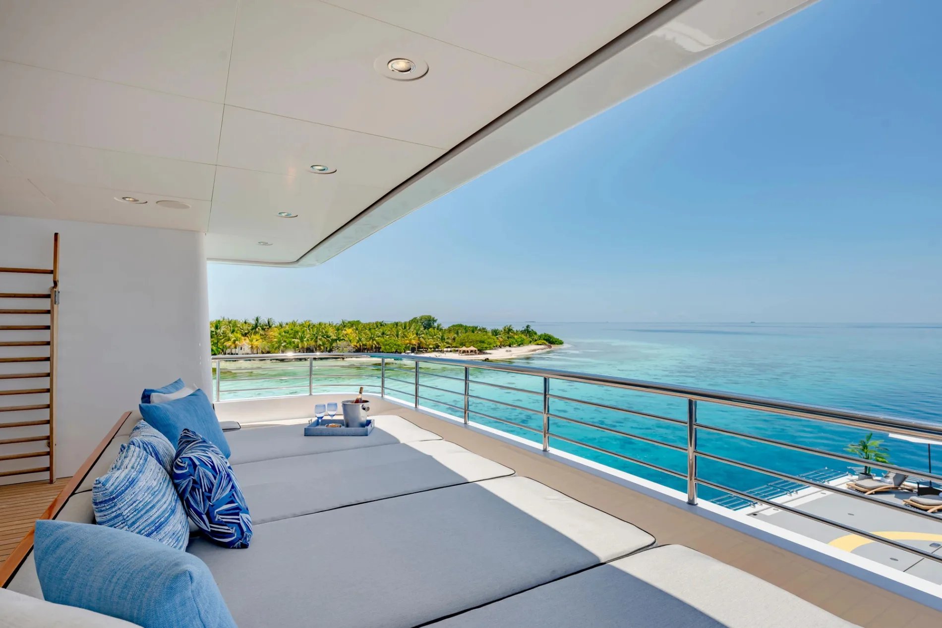 PLANET NINE yacht detail photo