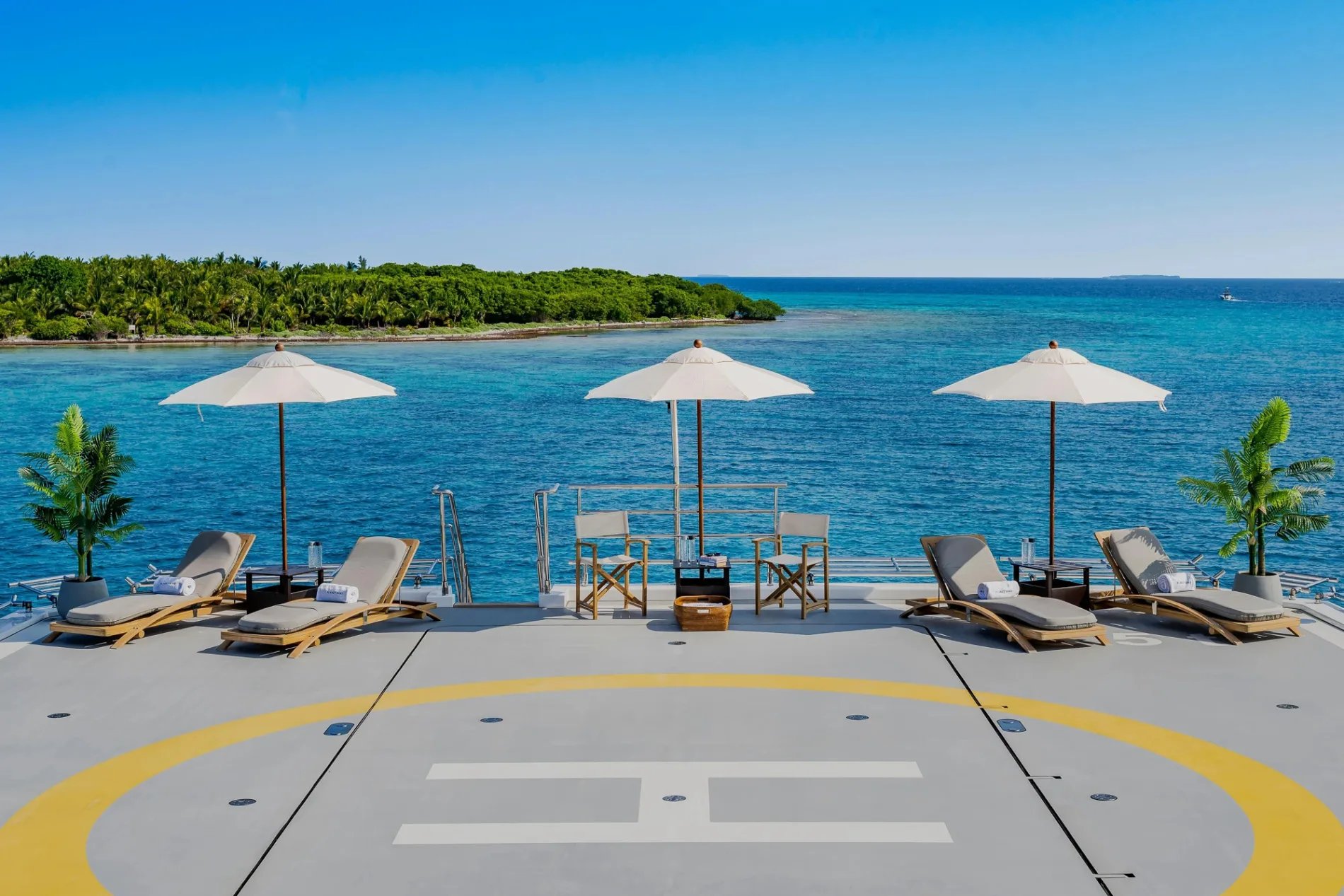 PLANET NINE yacht detail photo