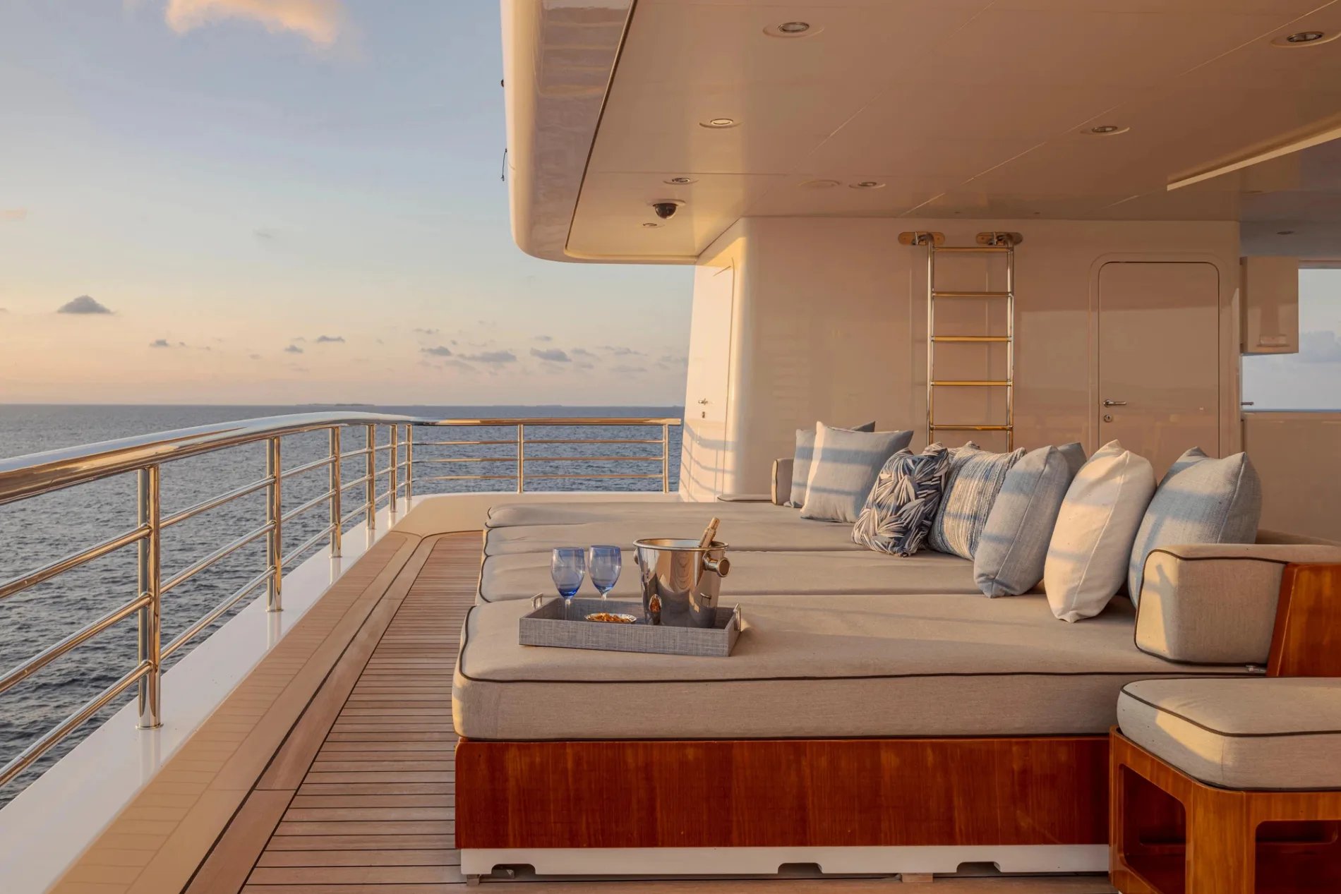 PLANET NINE yacht detail photo