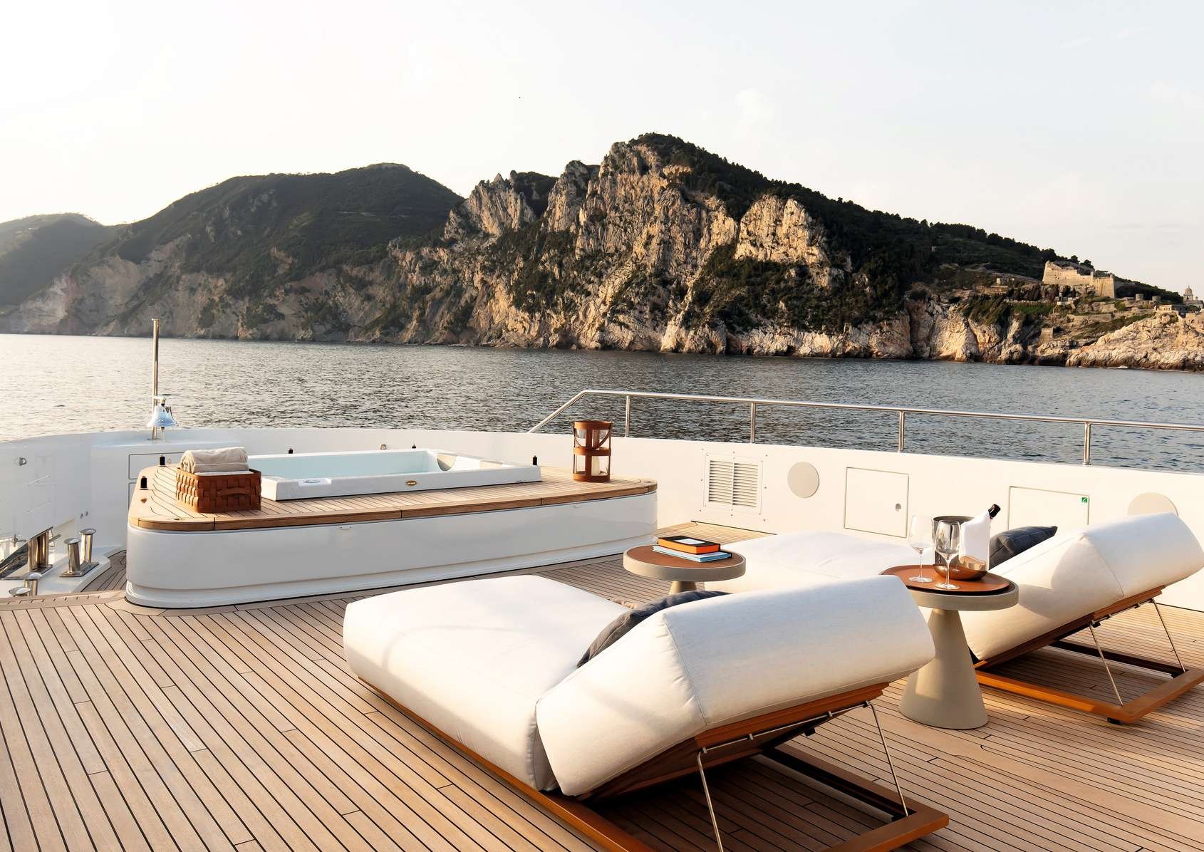 LEGEND yacht detail photo