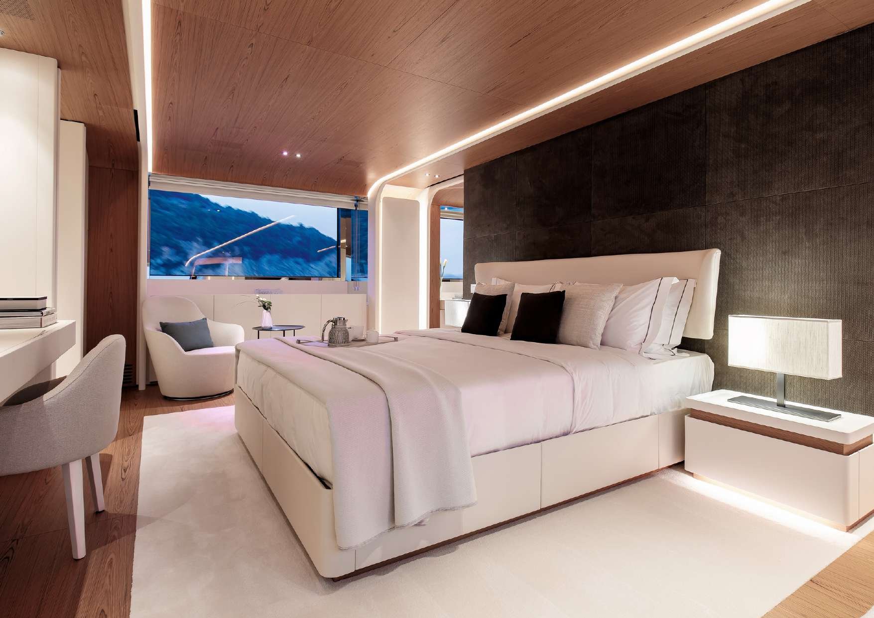 LEGEND yacht detail photo