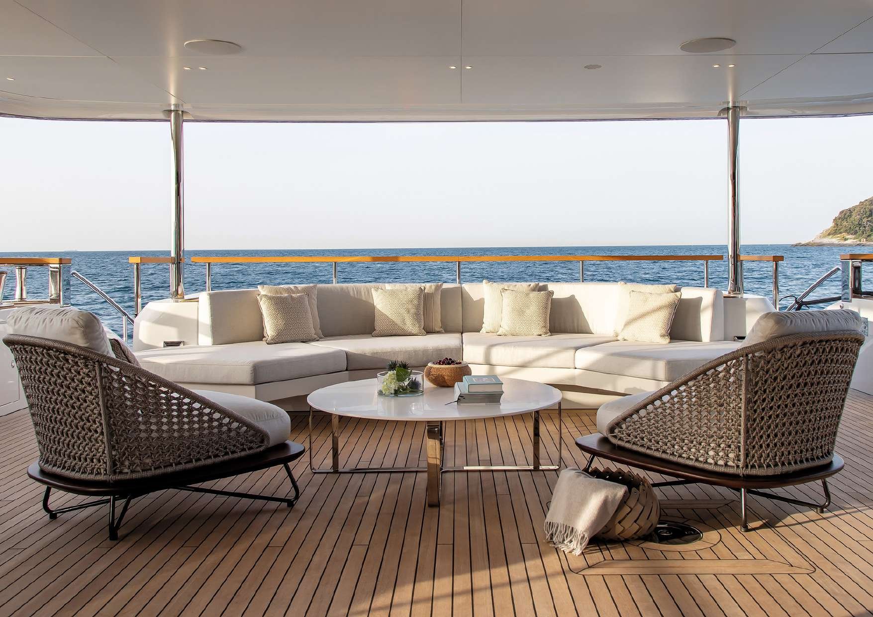 LEGEND yacht detail photo