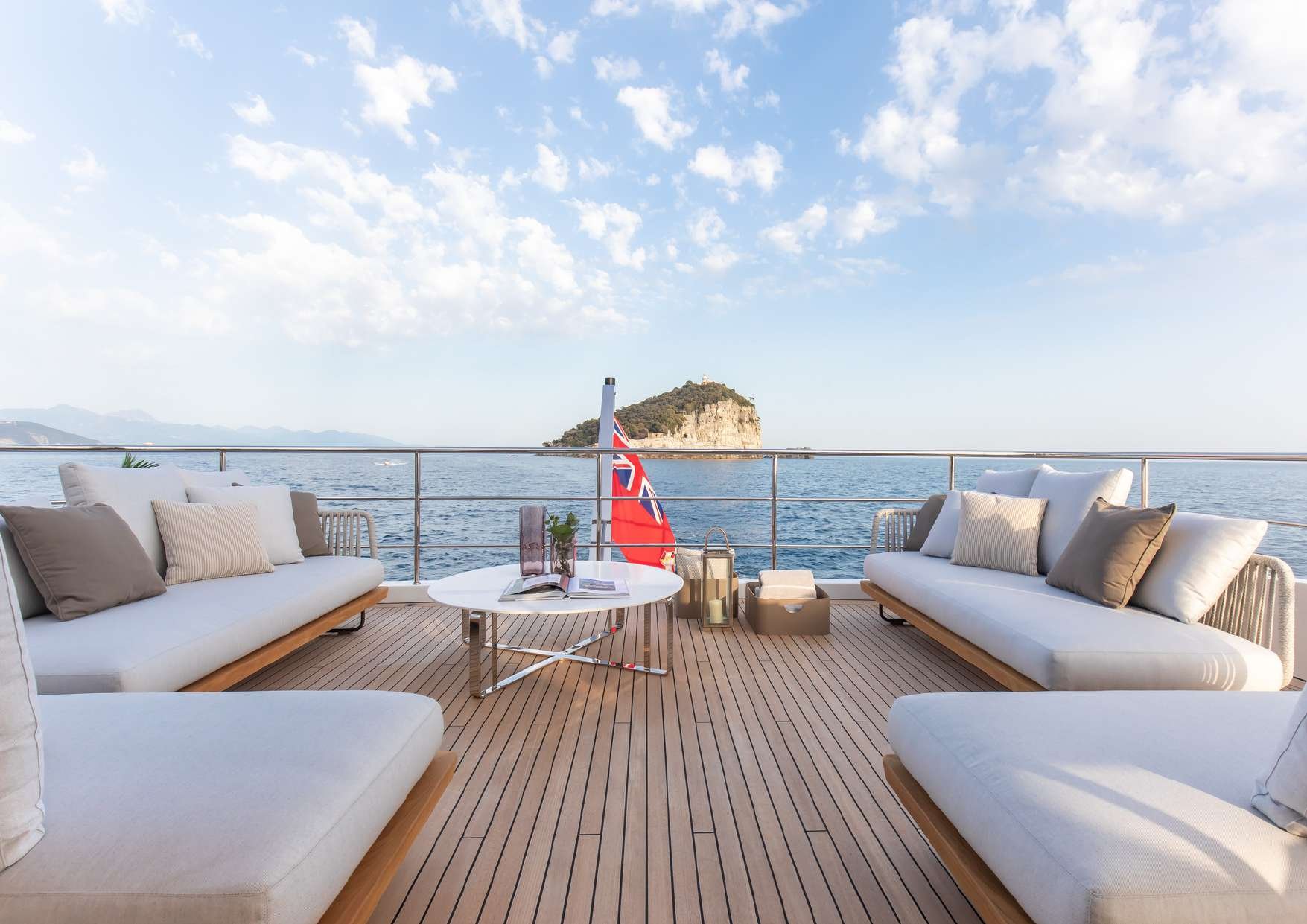 LEGEND yacht detail photo