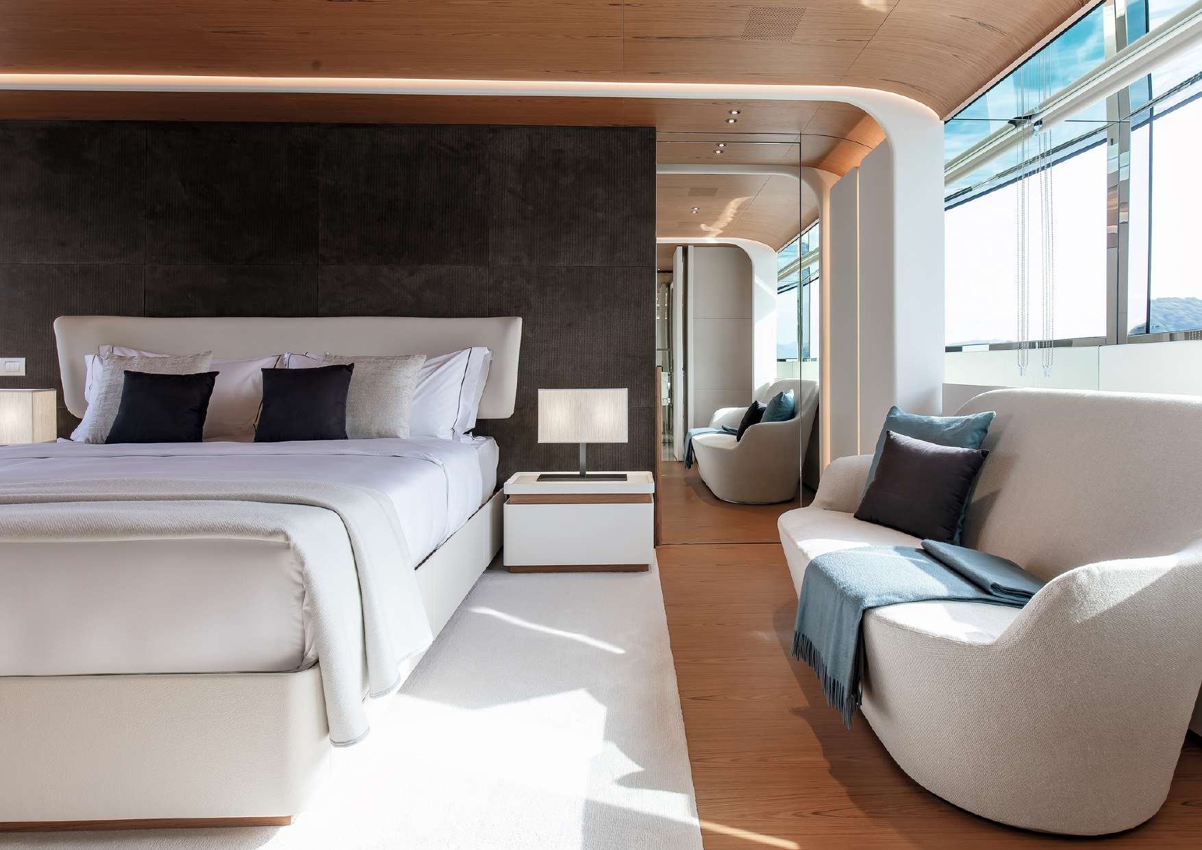 LEGEND yacht detail photo