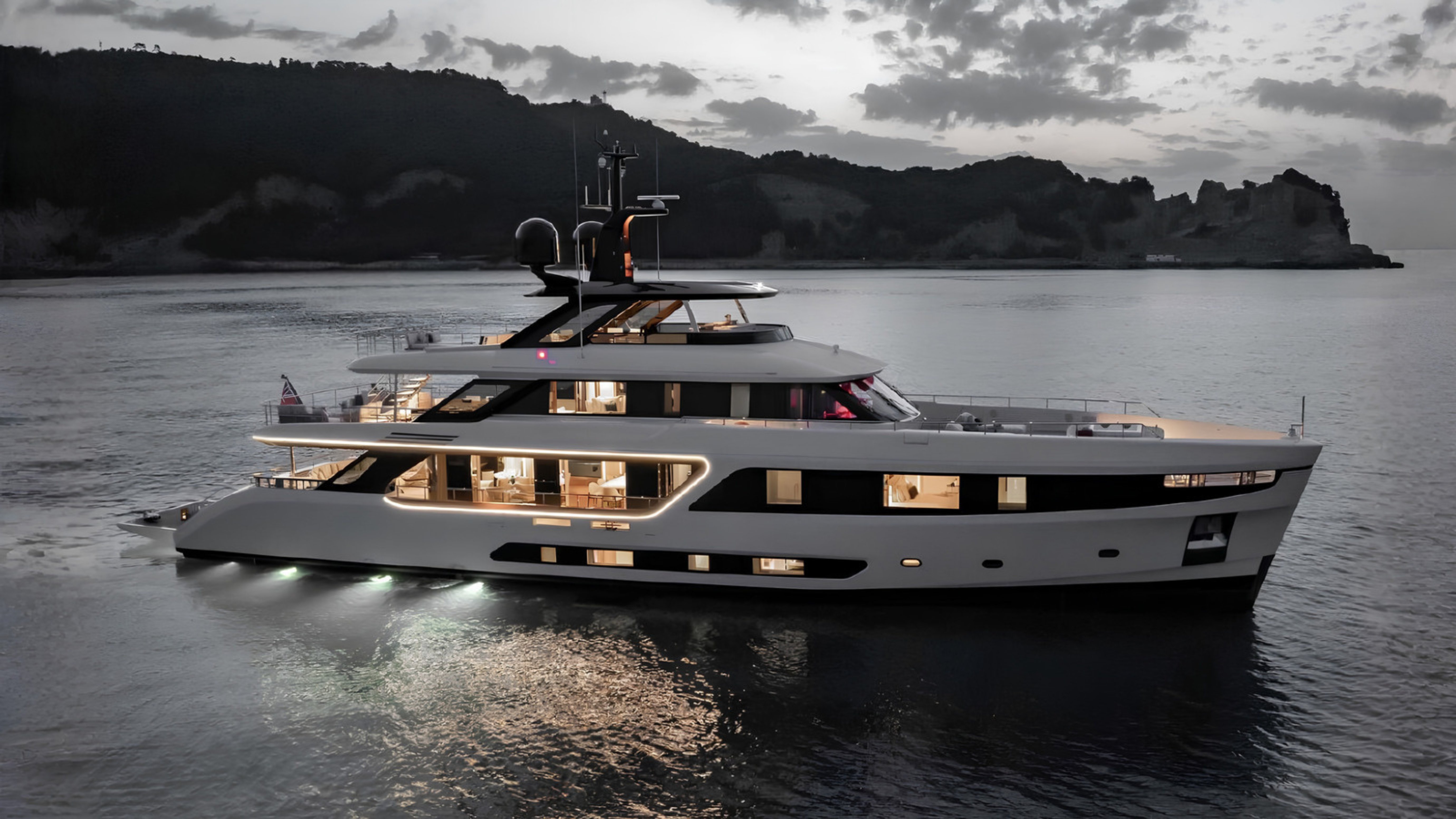 LEGEND yacht exterior profile