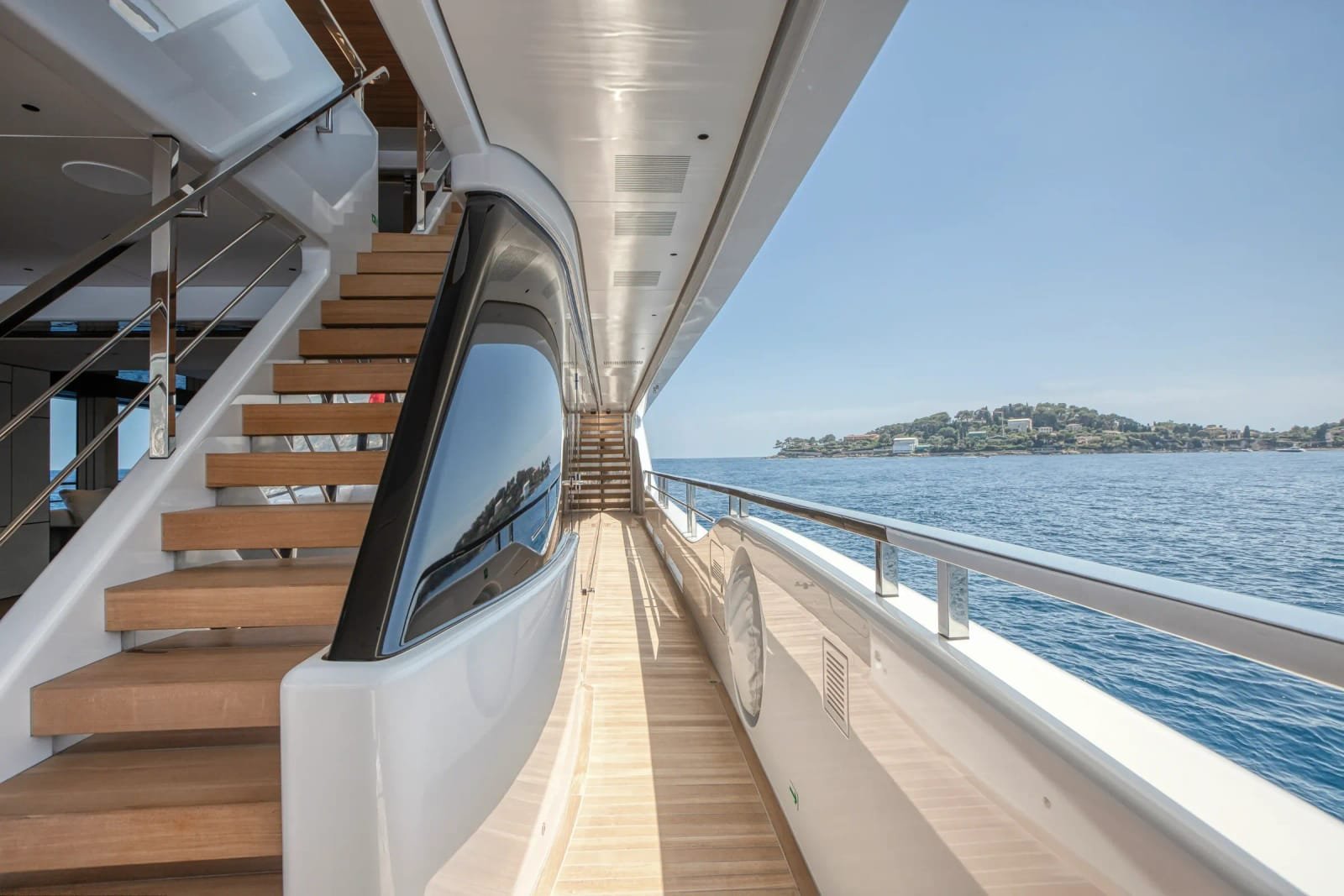 Extra Time yacht detail photo