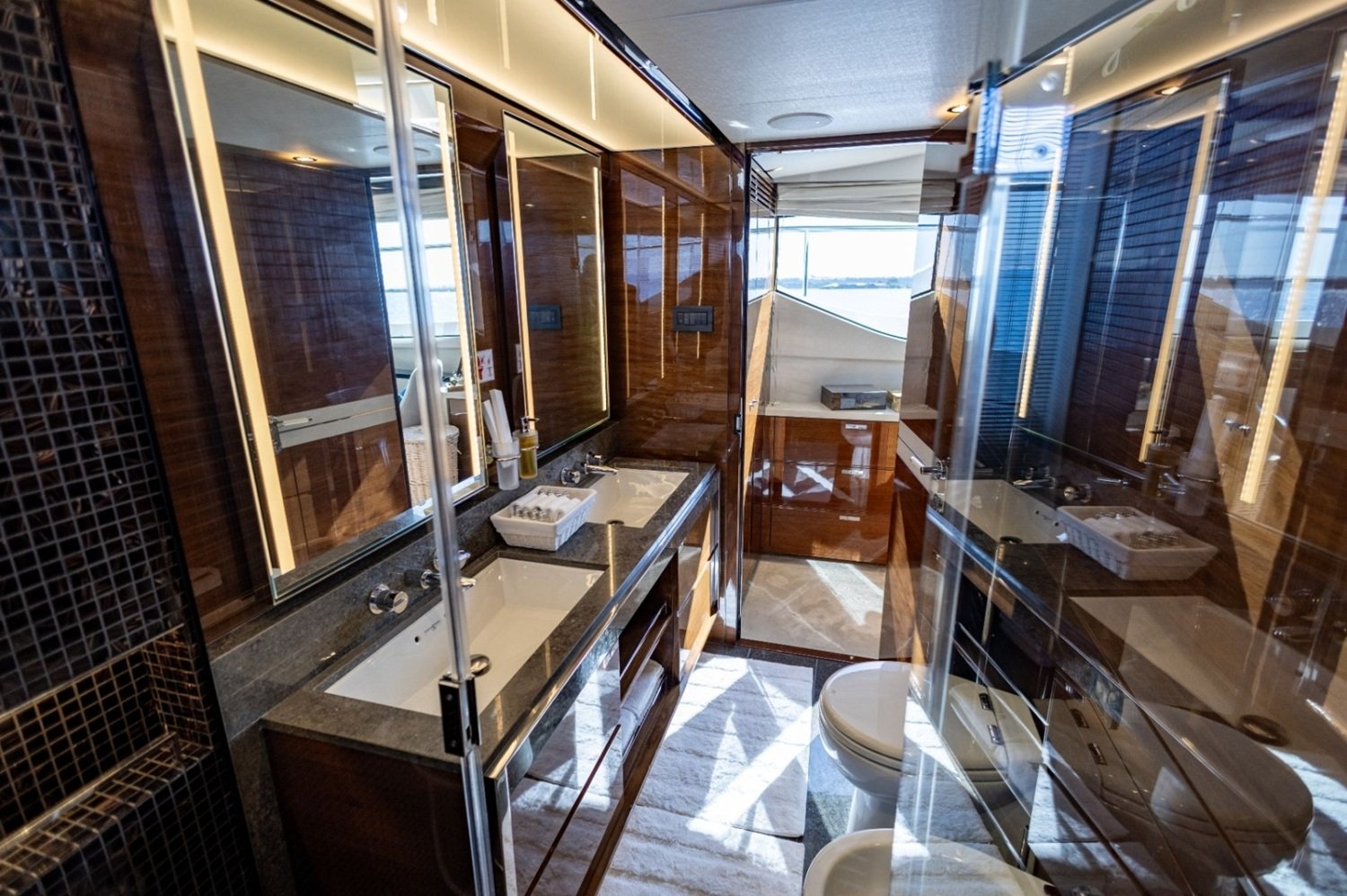 Anka yacht detail photo