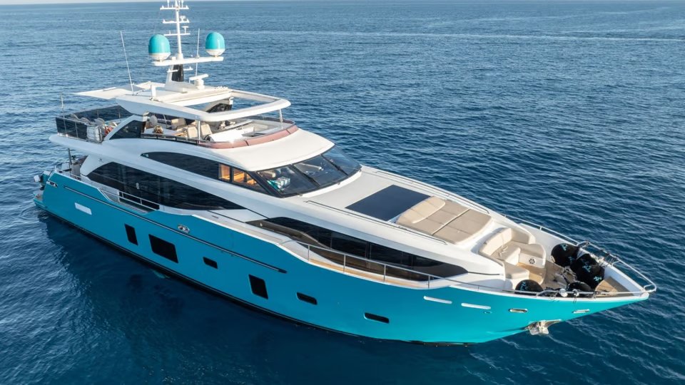 Anka yacht exterior profile