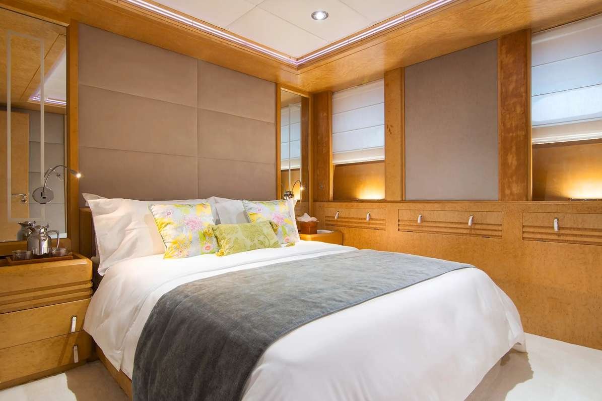 Bella Stella yacht detail photo