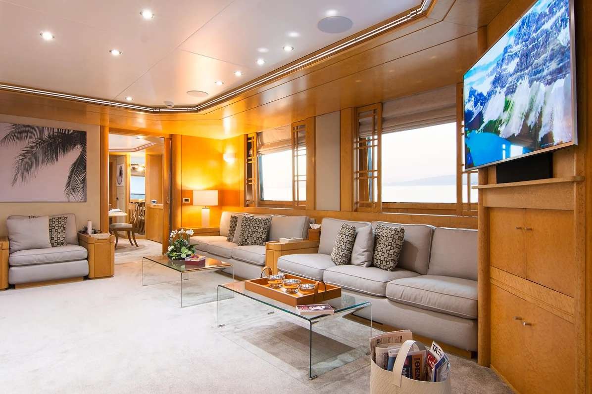 Bella Stella yacht detail photo