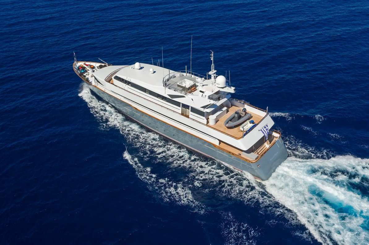 Bella Stella sundeck lounge