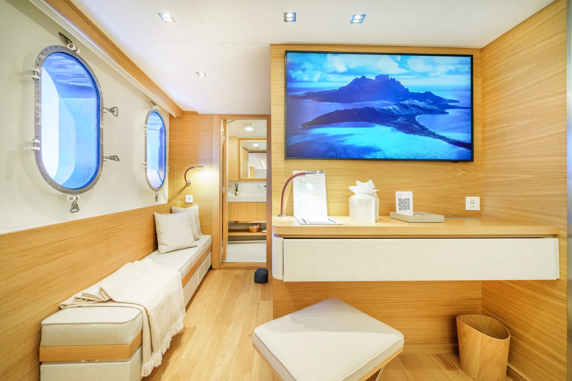 Argo yacht detail photo