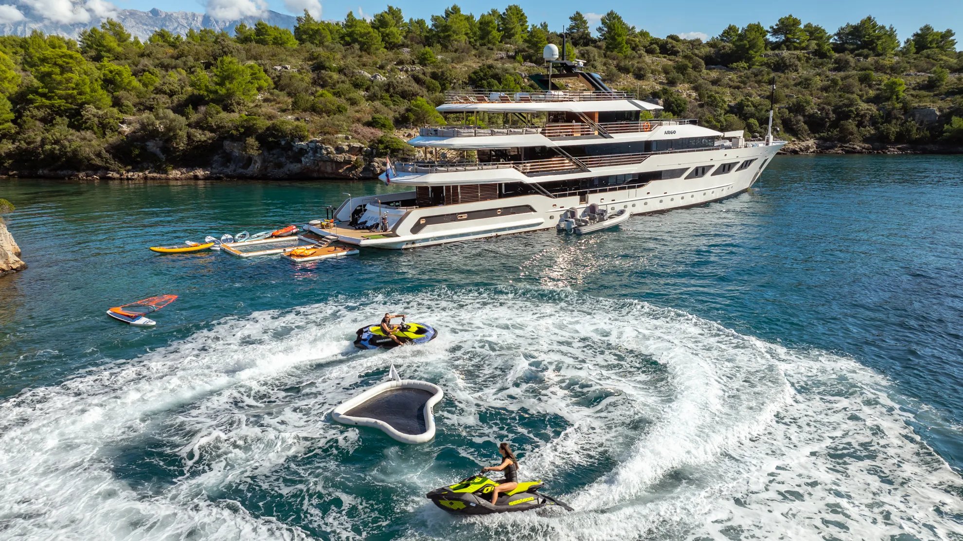 Argo yacht detail photo