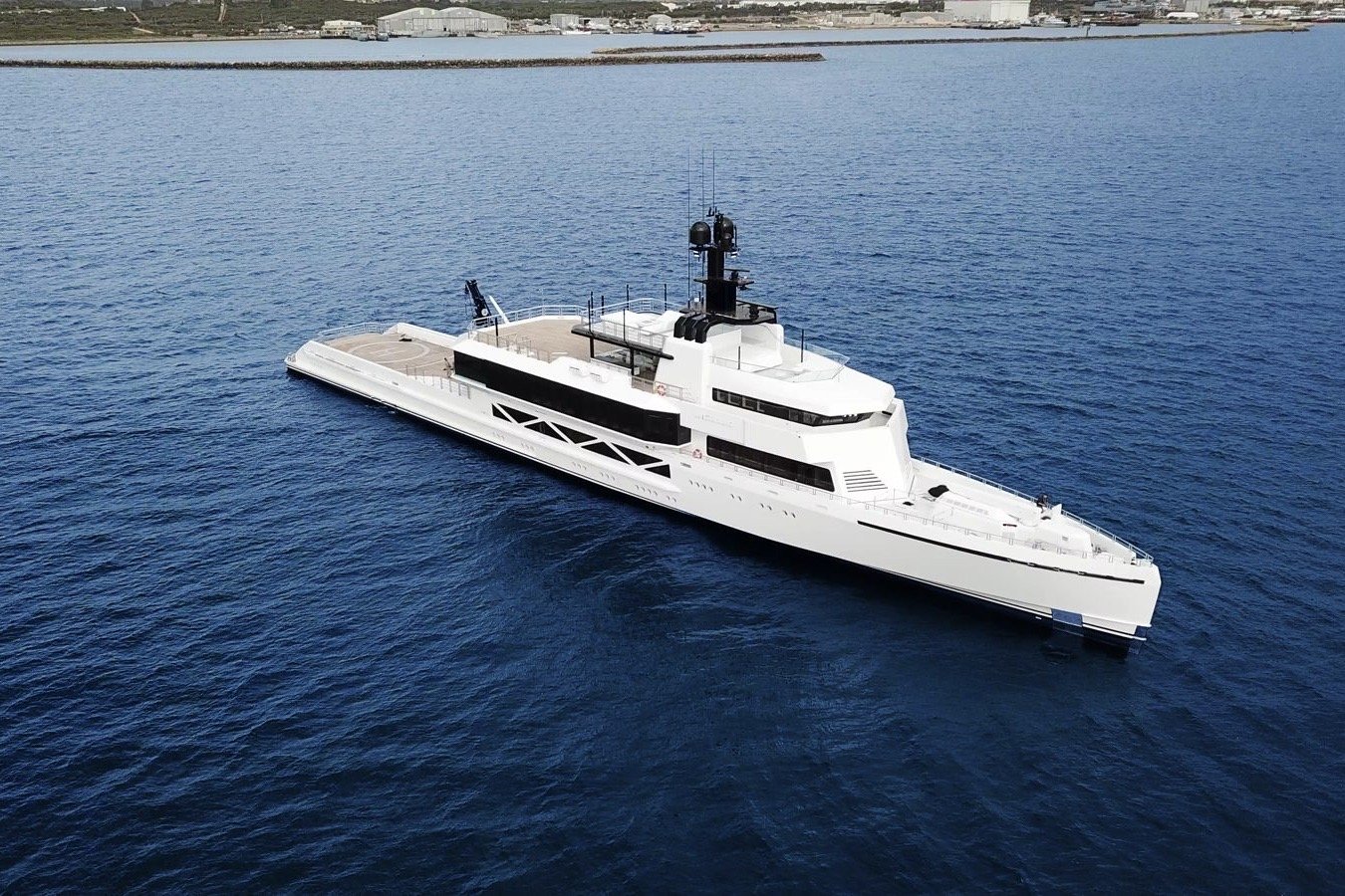 Wanderlust yacht exterior profile