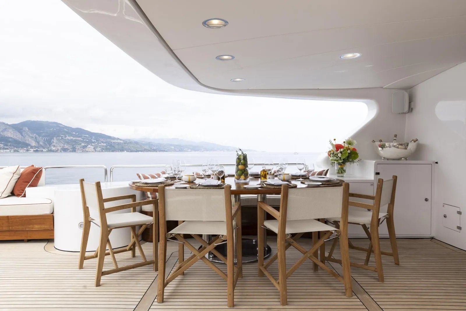 Loulou yacht detail photo